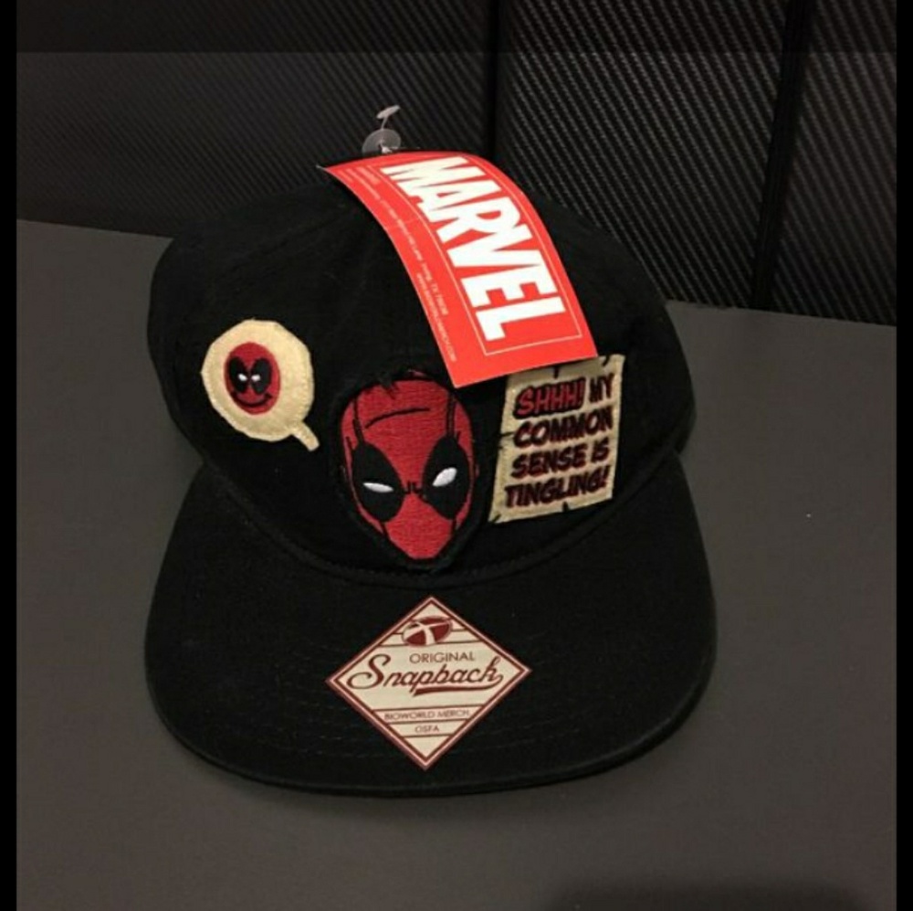 NWT Marvel Snapback Deadpool Cap